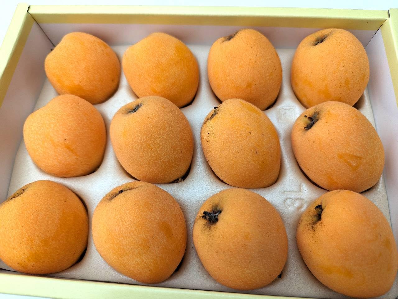 農家おばさんの美味しいびわからとれた種　7.5キロ大容量 Amazon.co.jp: びわ 【谷柴農園】 房州びわ 特大 3L 12個 1.1kg 贈答用